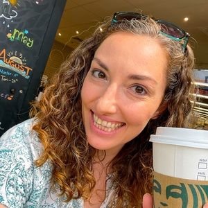 Meet your Posher, Carissa